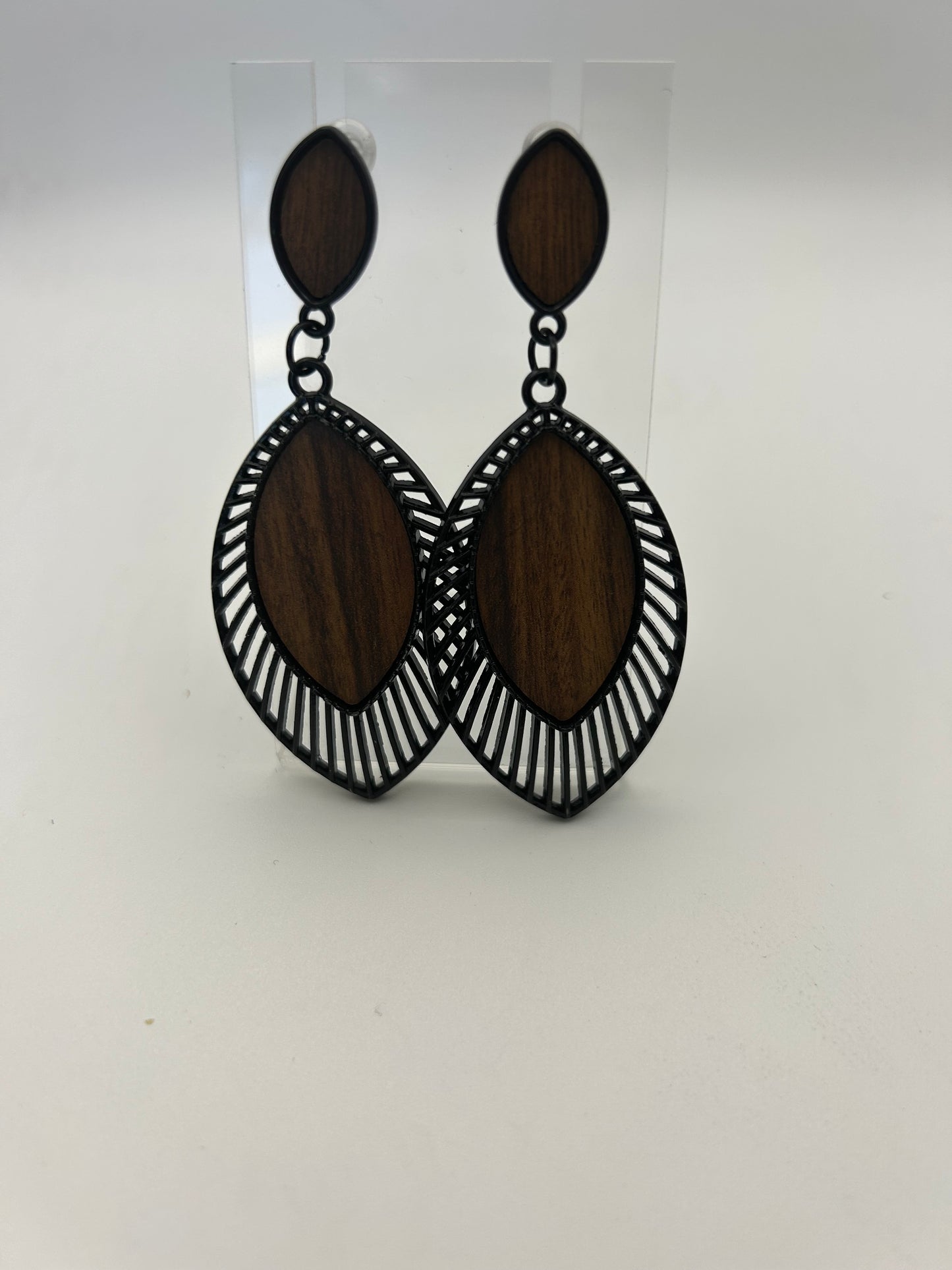 Fam-Tastic Black/Brown