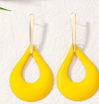 Exaggerated Water Drops